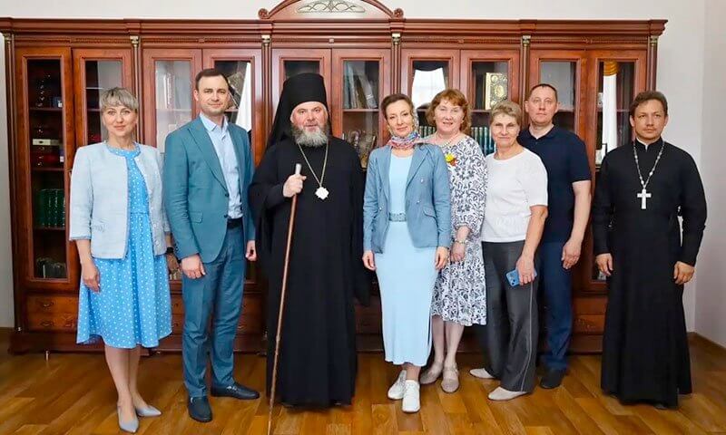Анна Кузнецова посетила кризисный центр «С верой в жизнь!»