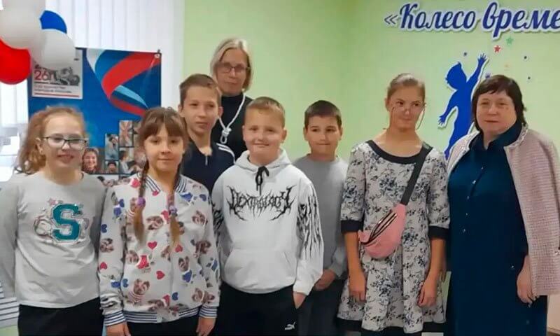 Дети из кризисного центра открыли современную библиотеку